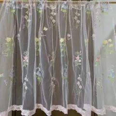 カフェカーテン　花柄刺繍チュールレース　135×72cm 淡いピンク系のサムネイル
