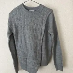 ケーブル編みニット