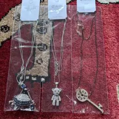 クリスタル装飾のネックレスセット