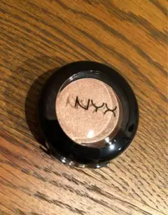 NYX★新品未開封☆ホットシングルアイシャドウHS19のサムネイル