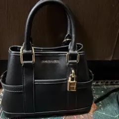 CHARLES & KEITH 2WAY ハンドバッグ ブラックのサムネイル