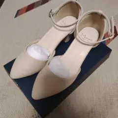 Menue ベージュ ポインテッドトゥ パンプス