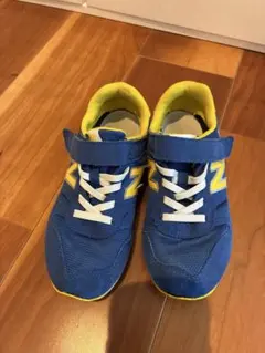 New Balance キッズ スニーカー ブルー イエローのサムネイル