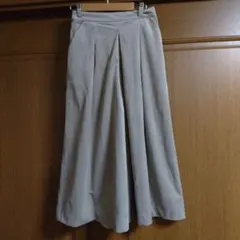 ベージュ パンツ