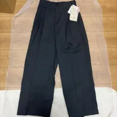 新品タグ付き　レディース　スラックス　センタープレス　グレー　ワイドパンツ