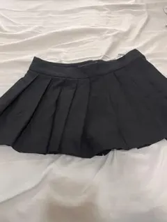 黒のプリーツミニスカート　ZARA