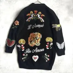 ワッペン刺繍カーディガン／虎／ユニセックス／ニット／archive／パールボタン