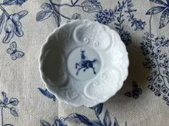 江戸時代 古伊万里 白磁陽刻 麒麟文 輪花小皿 美しい陽刻の器のサムネイル