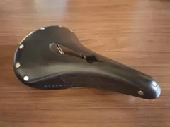 希少色！ BROOKS B17 レザーサドル ネイビー - メルカリ