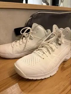 ASICS バスケットボールシューズ ホワイト ASICS バスケットボールシューズ ホワイト27.0 - メルカリ