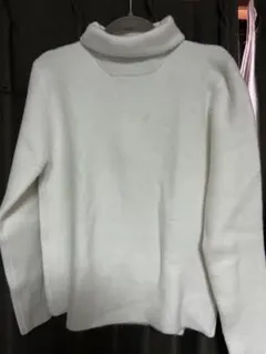 タートルネック ニット ホワイトのサムネイル