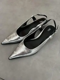 ZARA シルバー ポインテッドトゥパンプスのサムネイル