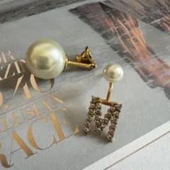 【Dior】ディオール イニシャルピアスMのサムネイル