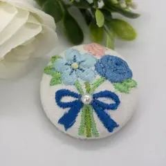 ❁くるみボタンのブローチ❁リボン刺繍ハンドメイド お花 ピンク