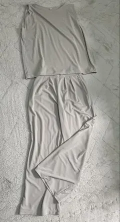 新品未使用 UNIQLOクレープジャージー セットアップ ワイドパンツ ベージュ