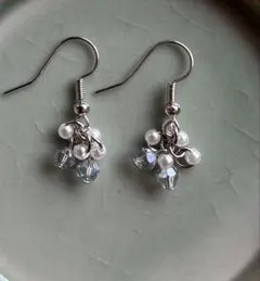 パールとクリスタルビーズのピアス