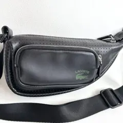 LACOSTE ラコステ ハーフムーン ショルダーバッグ 黒 ボディバッグ