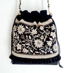 インド刺繍　ポシェット　ショルダーバッグ　インドリボン　バッグ　巾着　黒