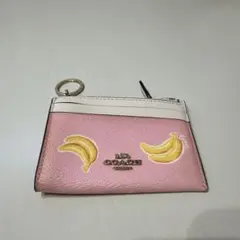 COACH バナナ柄 コインケース ピンク - メルカリ