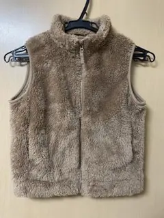 ま*み様 130cm キッズ　ユニクロ　フリース ベスト ファーリー　ベージュ