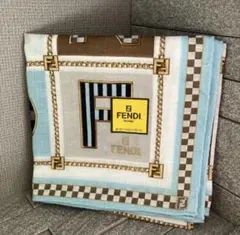 【新品・未使用】FENDI チェーンとチェック柄 ハンカチ　ロゴ　水色のサムネイル