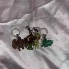 暗闇で光る！UMAめじるしアクセサリー　 2種セット