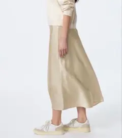 【早い者勝ち】 UNIQLO ユニクロ サテンスカート