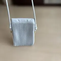 ホワイト プリーツ ポシェット