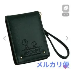 スヌーピー　パスケース　チャリーブラウ SNOOPY