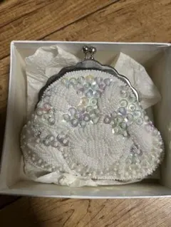 ビーズ装飾ホワイトコインケース