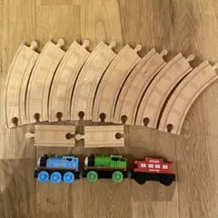 処分価格‼️早い者勝ち‼️ トーマス 木製レール 大量 まとめ売り 並行輸入希少品 やさしい木の温かみのある手触り、感覚を育てるあそび