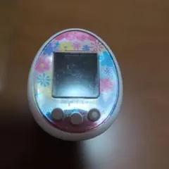 【動作確認済】Tamagotchi 本体 たまごっち　みーつ　パステル　ホワイト 動作確認済】Tamagotchi 本体 たまごっち みーつ パステル ホワイト
