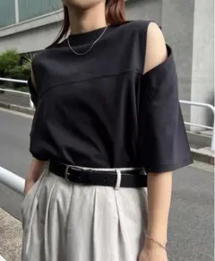 汗染み防止カットアウトデザインTシャツのサムネイル