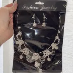 ゴージャスパールネックレス＆イヤリング　ブライダル　キラキラ結婚式