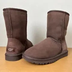 超美品☆UGG CLASSIC SHORT II ムートンブーツ ブラウン 22