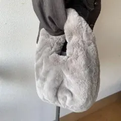 美品‼︎ グレー フェイクファー ワンハンドルミニバッグ