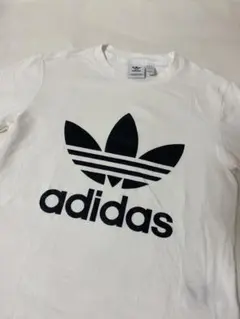 adidasオリジナルス ホワイトTシャツ