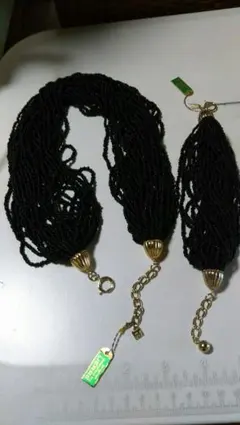 黒、ビーズのネックレス、ブレスレットのセット