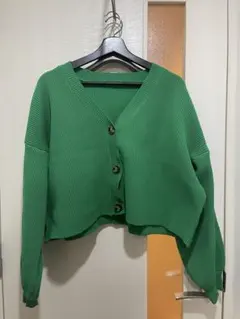 ＧＲＬ　グリーン Vネック ボタン付き カーディガン
