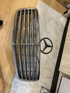 Mercedes-Benz W221フロントグリルのサムネイル