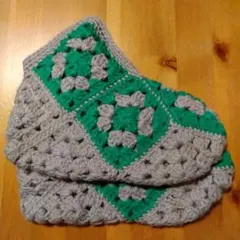 手編み グラニースクエア靴下 グレーと緑　カバーソックス