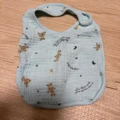 【値下げ】bebe 水色クマ柄スタイ