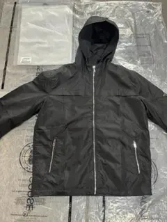 ブラック ナイロンジャケット フード付き