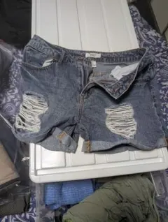 Forever 21 デニムショートパンツ 26のサムネイル
