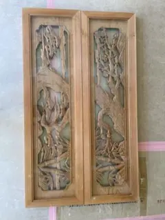 ◆松に鶴　透かし彫り左側　らんま◆分厚い彫刻のレトロな古い木製欄間　透かし彫り 古材・アンティーク雑貨「木製彫刻欄間（ランマ）一対 松」