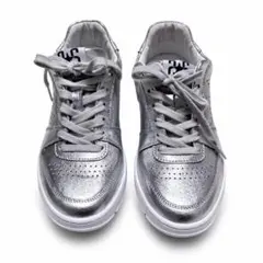 Item thumbnail for item 920d6fc2-fbde-4bf7-b1d1-4630060bd4d1