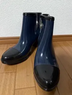 値下げしました‼︎ネイビー ゴム製 ヒール付きショートブーツ