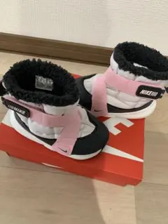 NIKE キッズ ブーツ 13cm ピンク ブラックのサムネイル