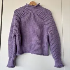 ラベンダータートルネックセーター