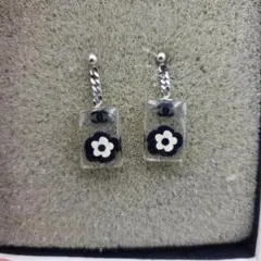 確実正規品　シャネル　　ピアス　消毒済み　花　フラワー クリア　揺れるピアス